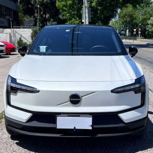 Volvo EX30 Plus full